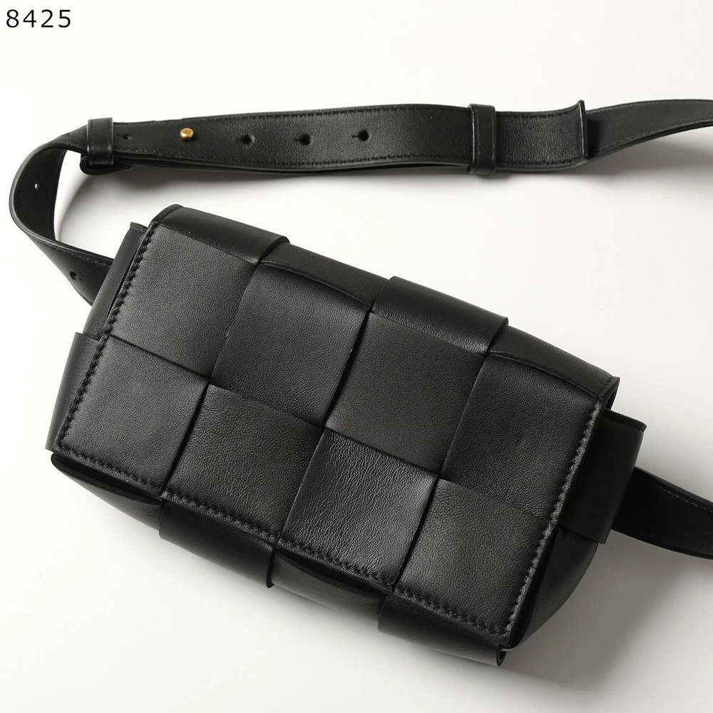 BOTTEGA VENETA Body Bag Cassette Belt Maxi Intrecciato Leather Crossbody